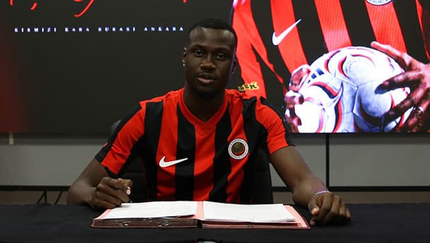 Gençlerbirliği, orta saha takviyesi için Niasse'yi kiraladı