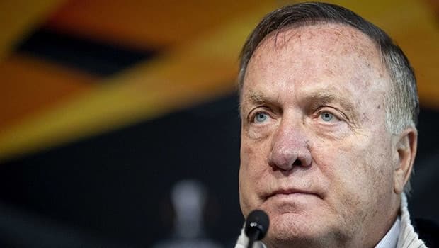 Curaçao, efsane teknik adam Dick Advocaat'ın sözleşmesini uzattı