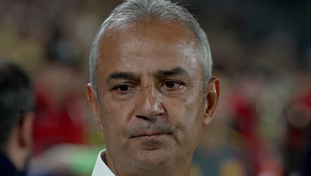 İsmail Kartal, Fenerbahçe'nin başında bıraktı! Roma maçı sonrası sürpriz istifa