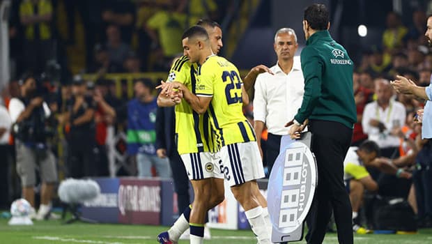 Bartuğ Elmaz'ın Roma maçı kabusa döndü! Sakatlanarak sahayı terk etti